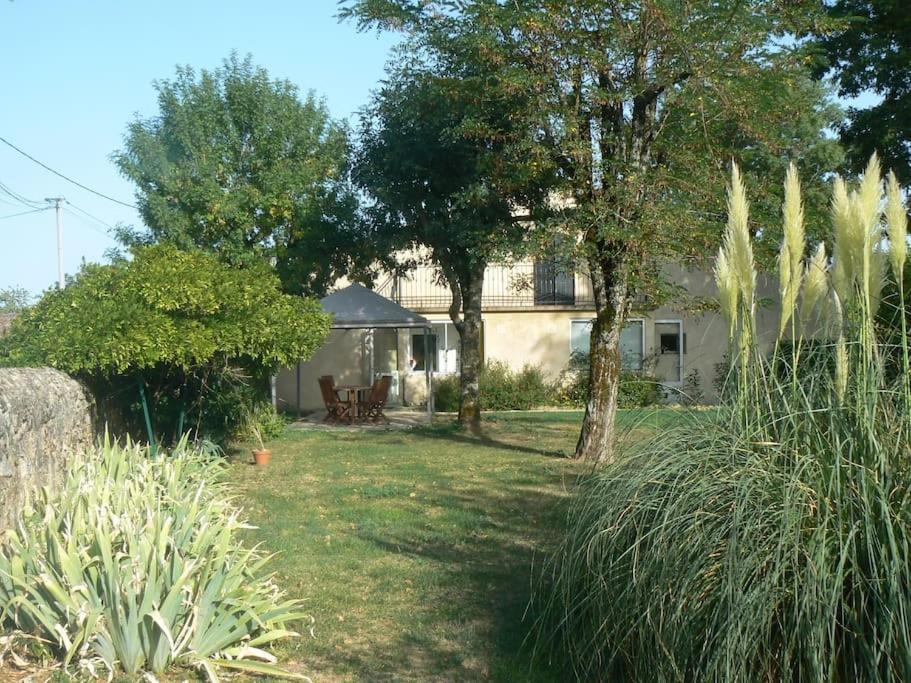 Maison Calme Au Coeur Des Vignes Sainte-Colombe  Екстериор снимка